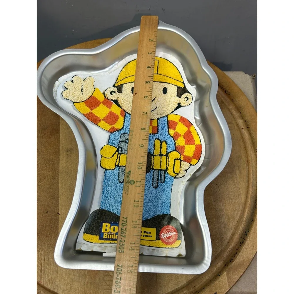 Wilton Cake Pan Unisex OS Silver Bob the Builder 2105-5025 Vintage 2002 Aluminum